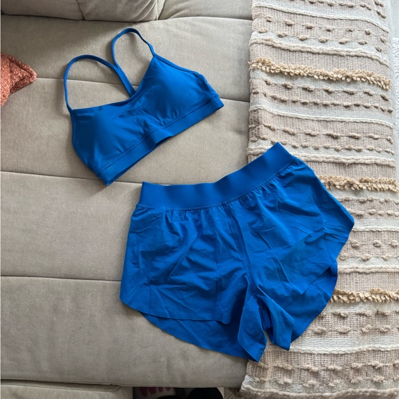 Amazon Blue Workout Set - Picture 1 of 3